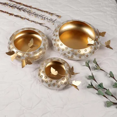 Beautifully Crafted White & Gold Tyre Urli Set of 3