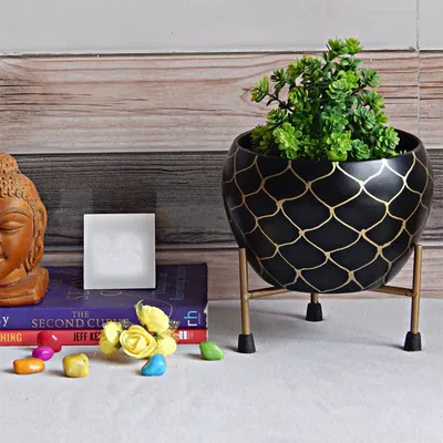 Criss-cross Web Pattern Black Indoor Metal Plant Stand with Pot