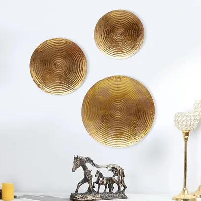 Elegant Gold Foiled Round Metal Wall Décor - Set of 3