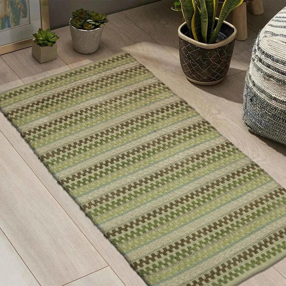 Green Traditional Pattern Handwoven Cotton Area Rug (20 x 32) Inches