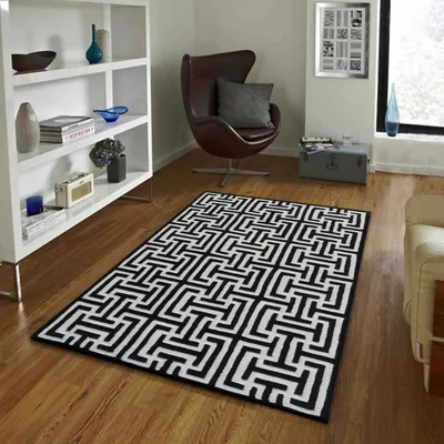 Maze Patterned Black & White Tufted Area Carpet