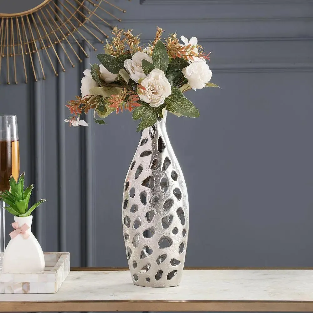 Silver Modish Decorative Vase for Home/Office