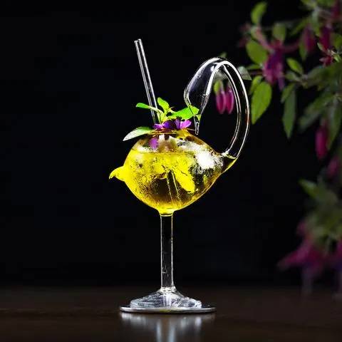 Small Swan Cocktail Glass