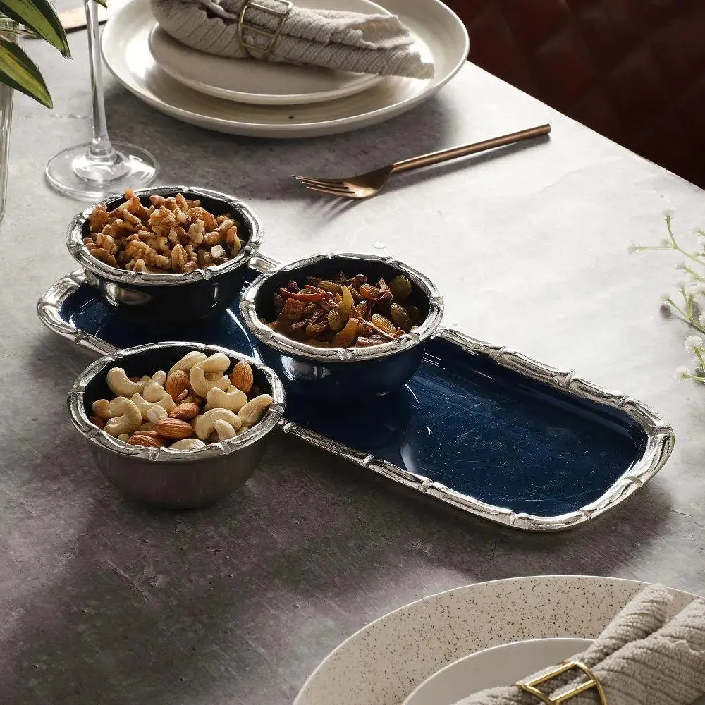 Stunning Tray and Bowl Set in Black Finsh
