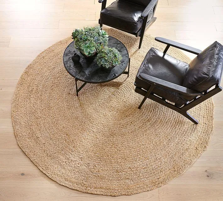 Traditional Finely Woven Round Jute Rug