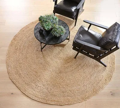 Traditional Finely Woven Round Jute Rug